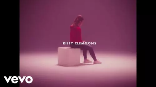 Riley Clemmons – Hold On